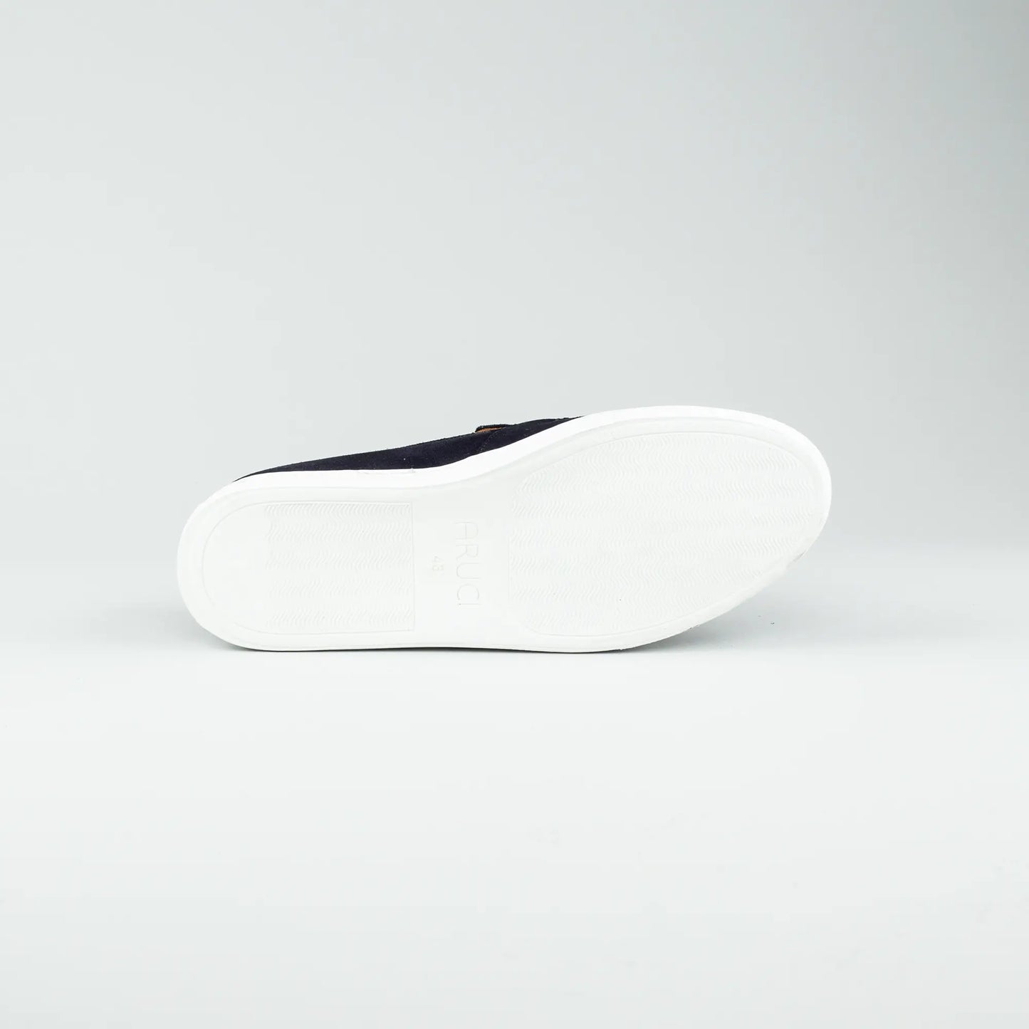 Aruci Sportlicher Loafer – Velourleder Dunkelblau | Genähte Sneaker Sohle | Handgefertigt in Spanien