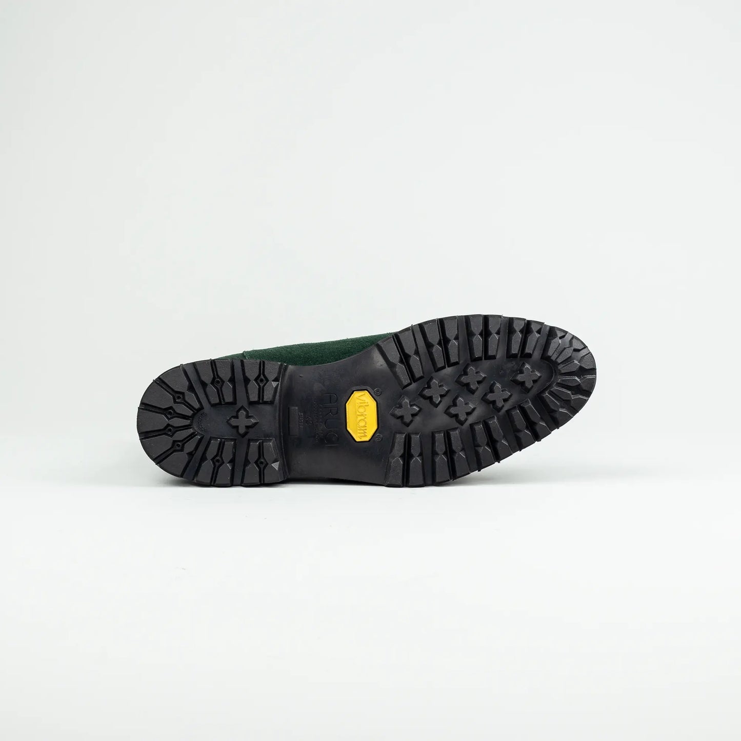 Chelsea Boot – Handmade Goodyear Welted | Gebürstetes Kalbsleder & VIBRAM Montana Sohle