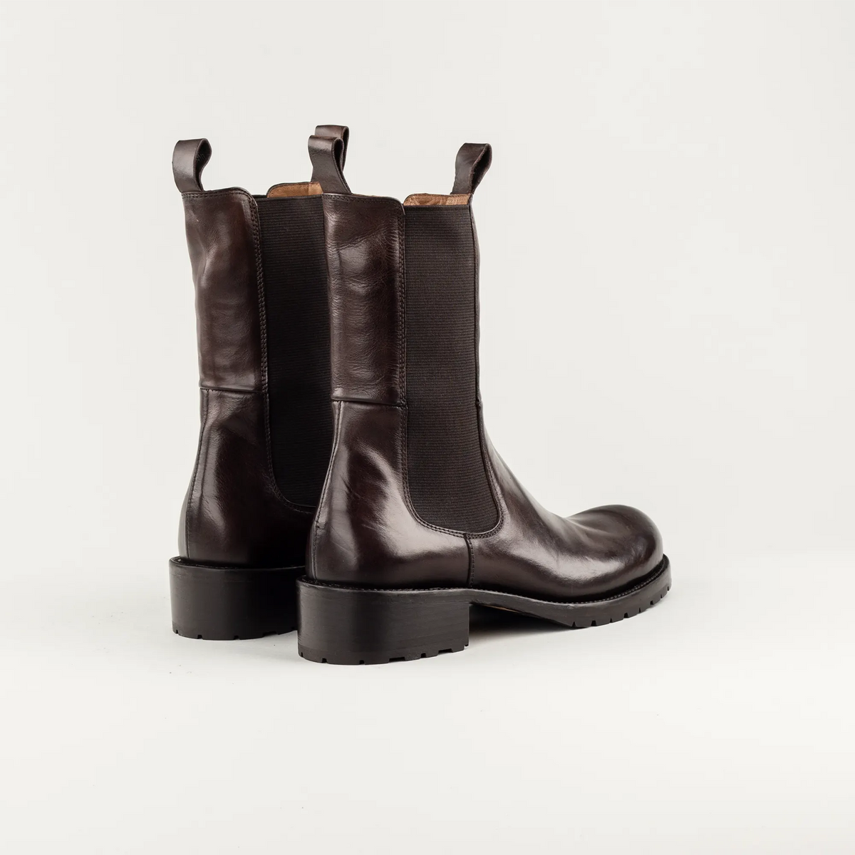 Elia Maurizi Hoher Chelsea-Boot aus dunkelbraunem Kalbsleder | Handmade in Italy