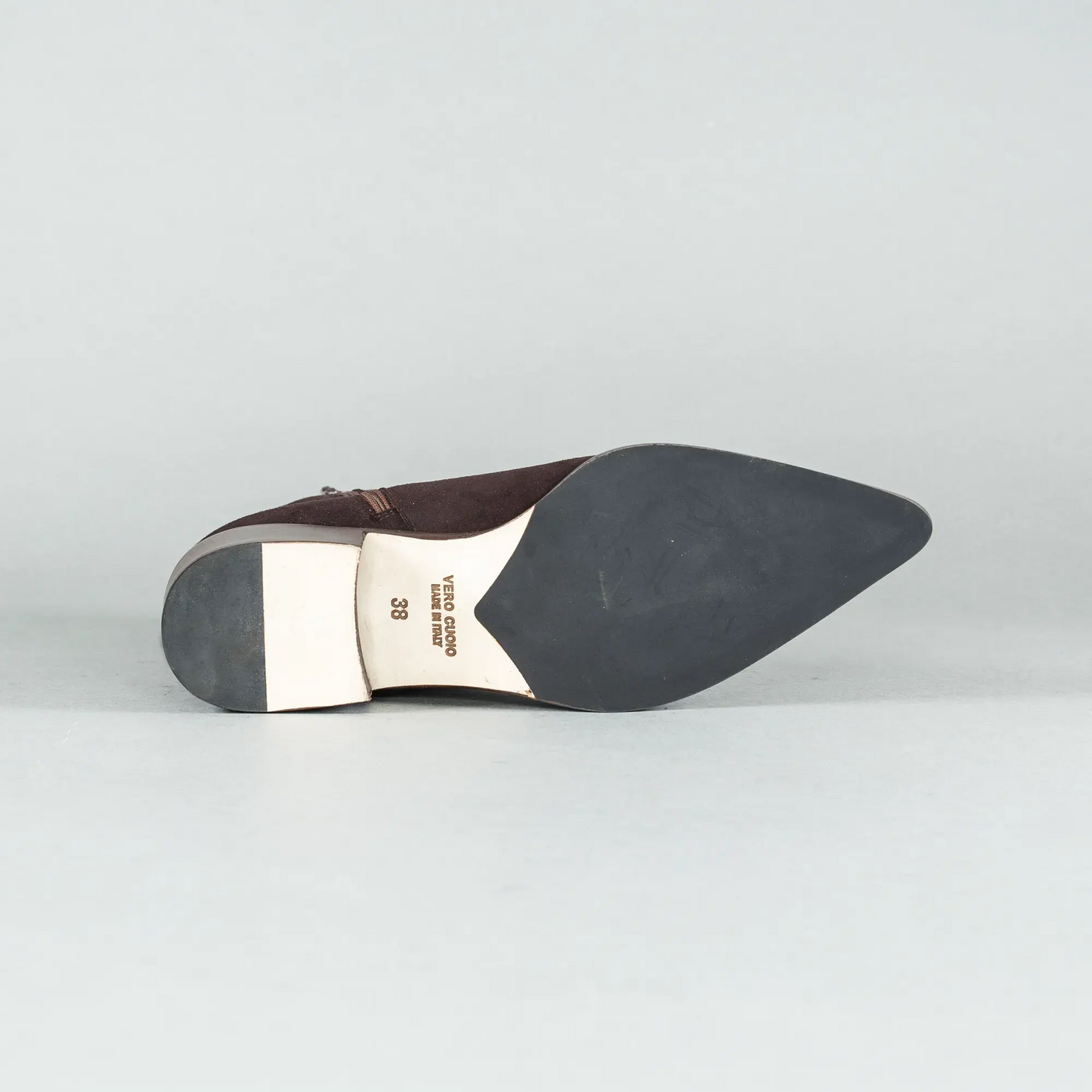 Aruci - Chelsea Boots