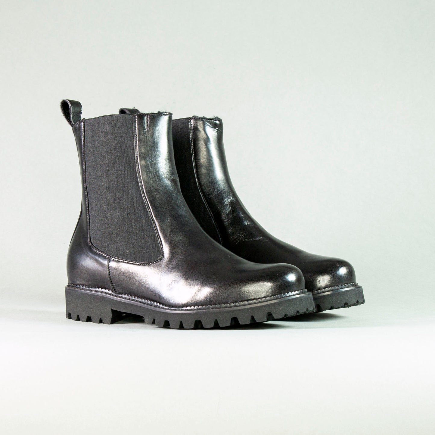 Aruci - Chelsea Boot (Lammfell)