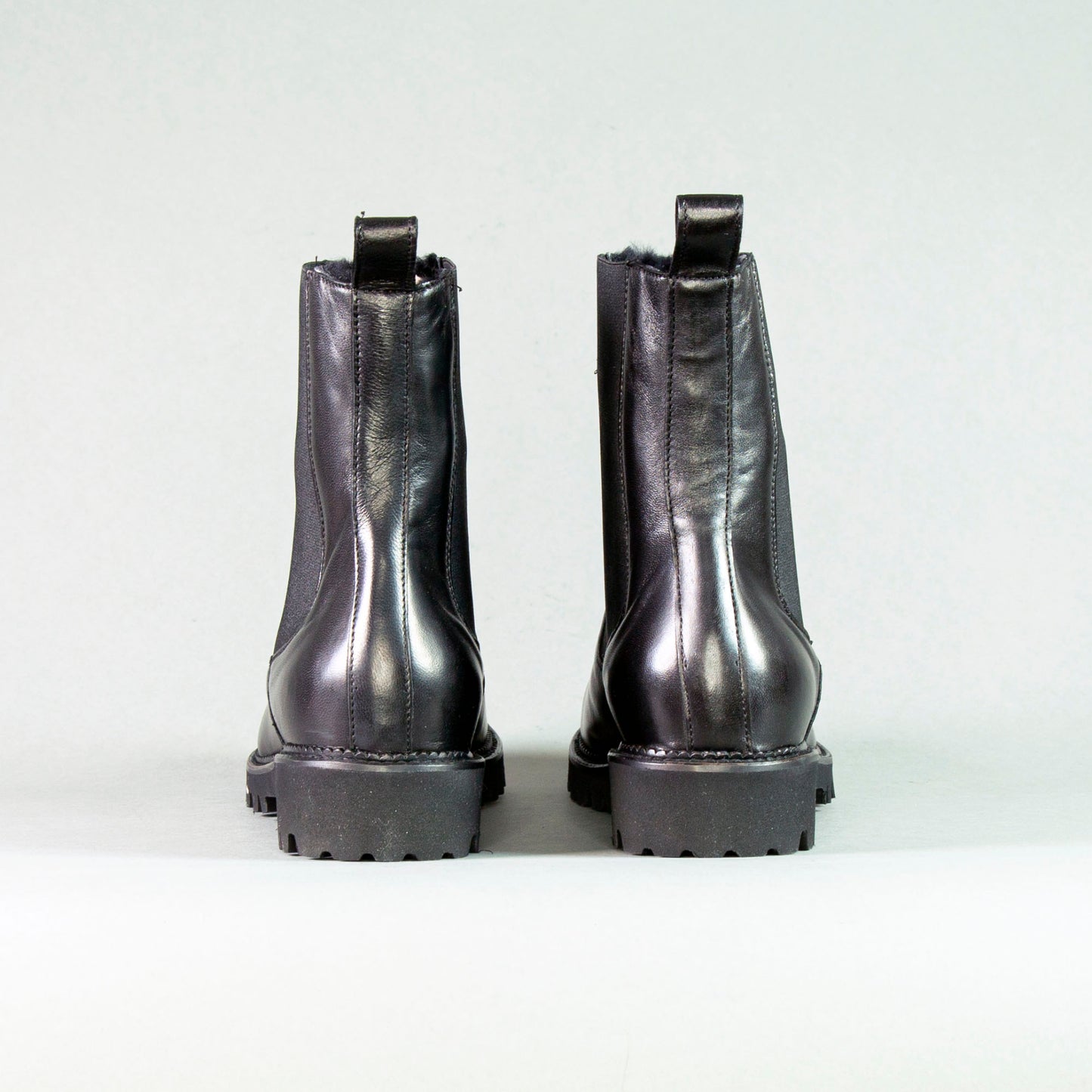 Aruci - Chelsea Boot (Lammfell)