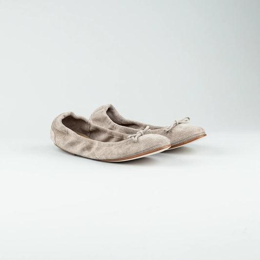 Aruci Ballerina – Velourleder Taupe | Handgefertigt in Italien