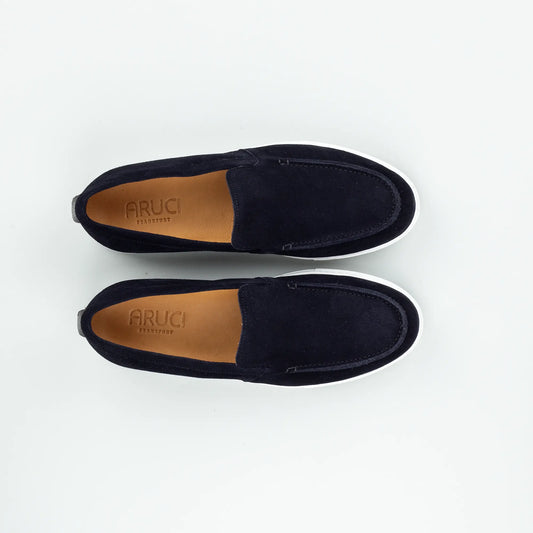 Aruci Sportlicher Loafer – Velourleder Dunkelblau | Genähte Sneaker Sohle | Handgefertigt in Spanien