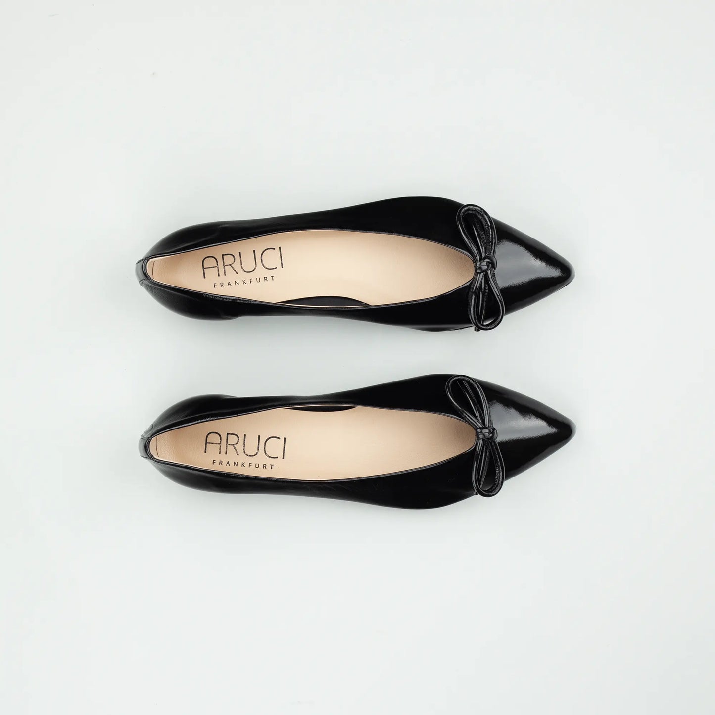 Aruci Ballerina Schwarz glänzendes Kalbsleder mit Lederschleife – Made in Italy