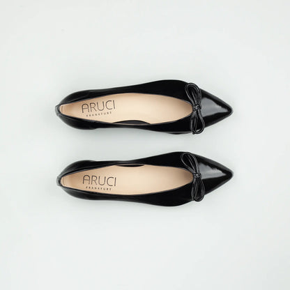 Aruci Ballerina Schwarz glänzendes Kalbsleder mit Lederschleife – Made in Italy