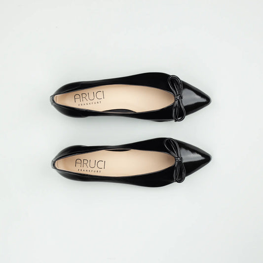 Aruci Ballerina Schwarz glänzendes Kalbsleder mit Lederschleife – Made in Italy