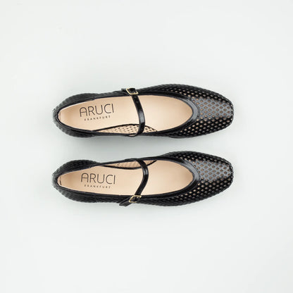 Aruci Ballerina Schwarz – gelochtes glänzendes Kalbsleder mit Spannenschnalle – Made in Italy