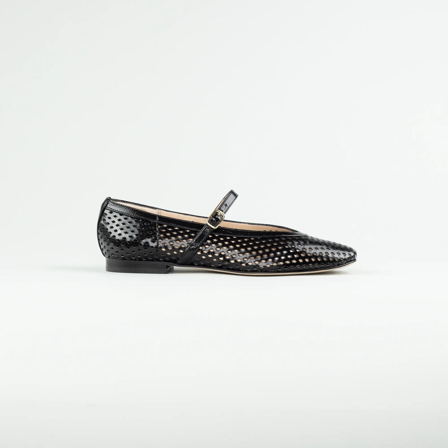 Aruci Ballerina Schwarz – gelochtes glänzendes Kalbsleder mit Spannenschnalle – Made in Italy