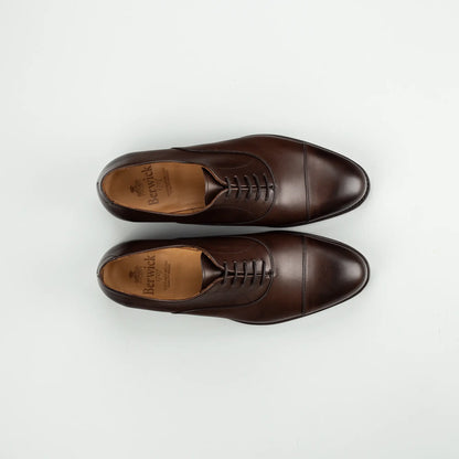 BERWICK Oxford Captoe – Rahmengenähter Herrenschuh aus Spanien
