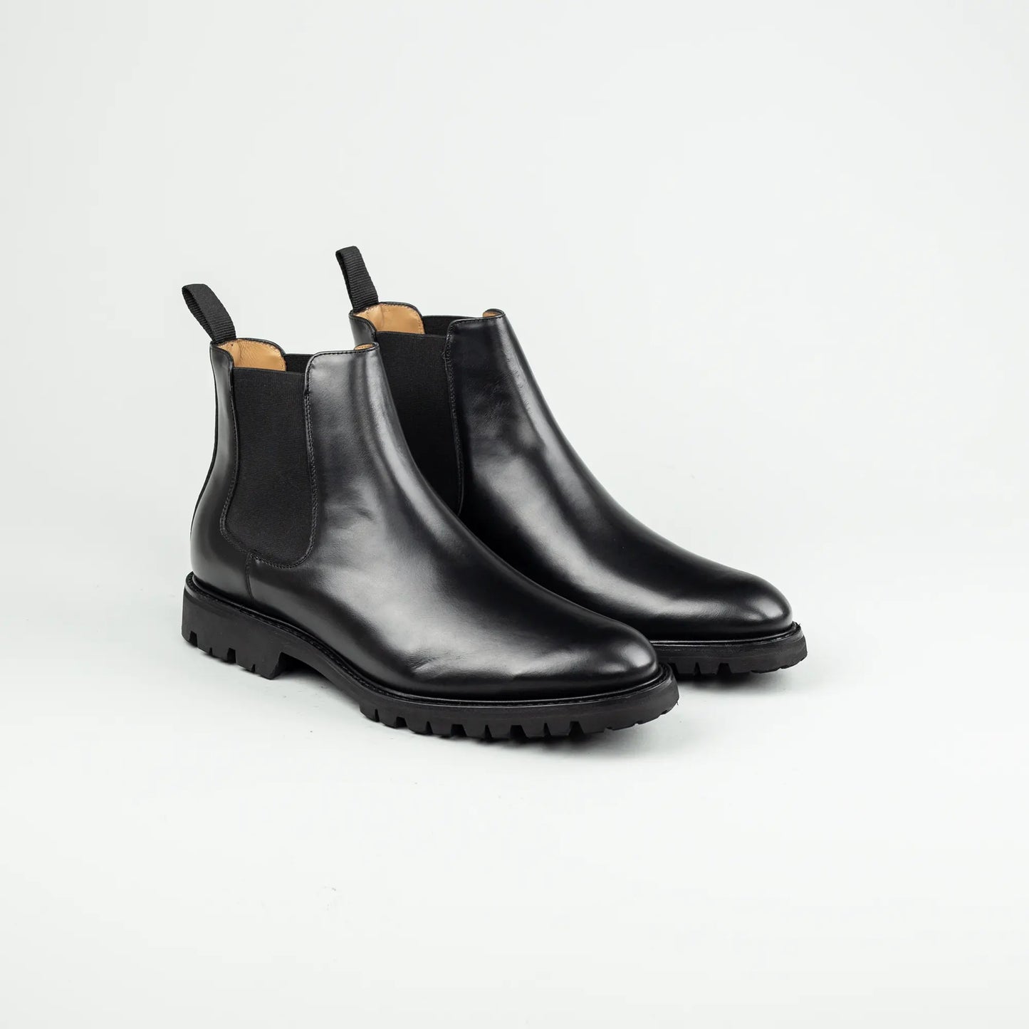 Chelsea Boot – Handmade Goodyear Welted | Gebürstetes Kalbsleder & VIBRAM Montana Sohle