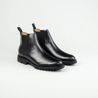 Chelsea Boot – Handmade Goodyear Welted | Gebürstetes Kalbsleder & VIBRAM Montana Sohle