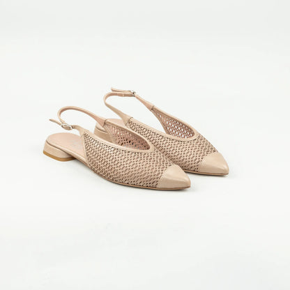 Slingback Caiman – Taupe Kalbsleder Lasergeschnitten | Flacher Absatz