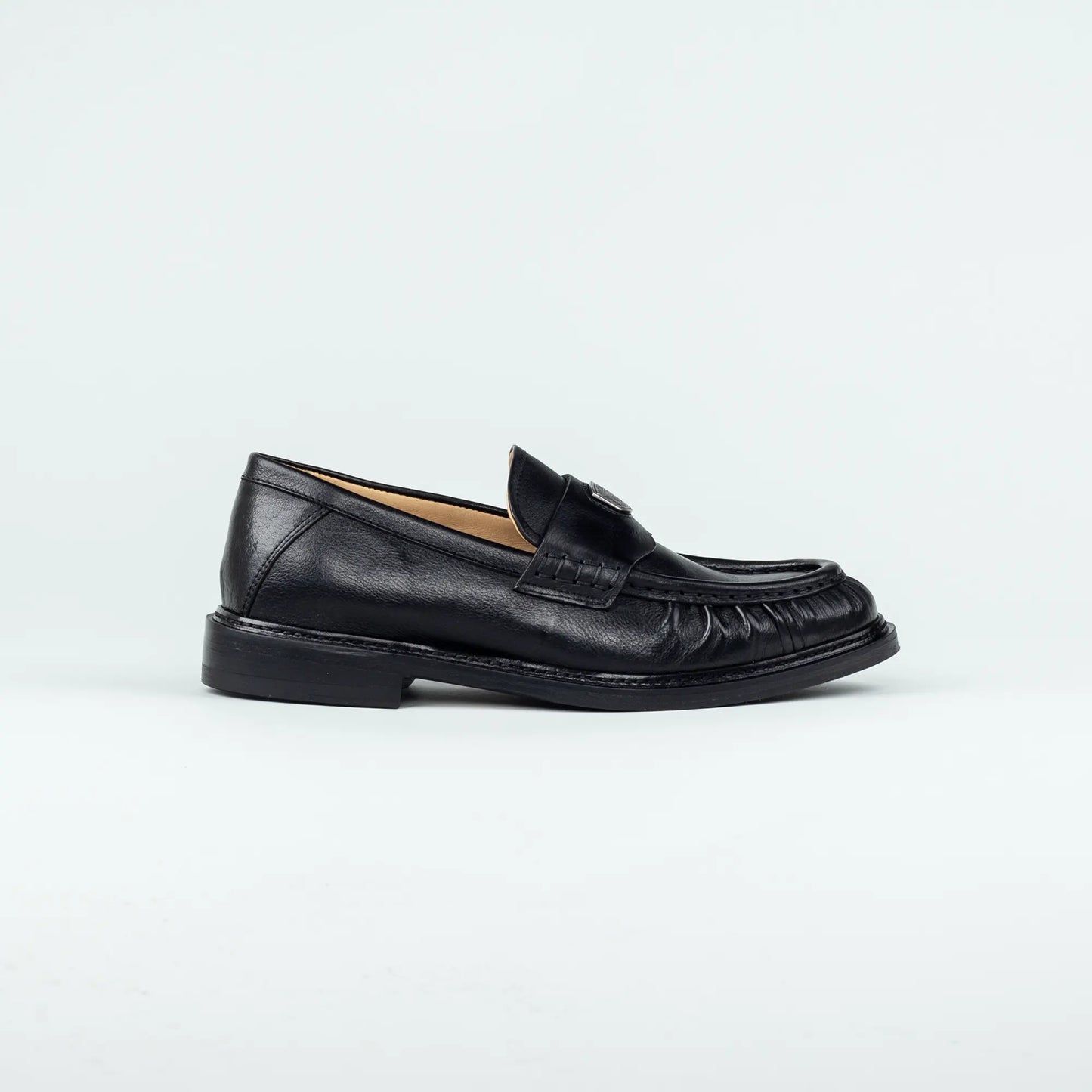 Penny Loafer Camerlengo – Schwarz Kalbsleder | Handgenähte Falten & Silber-Detail
