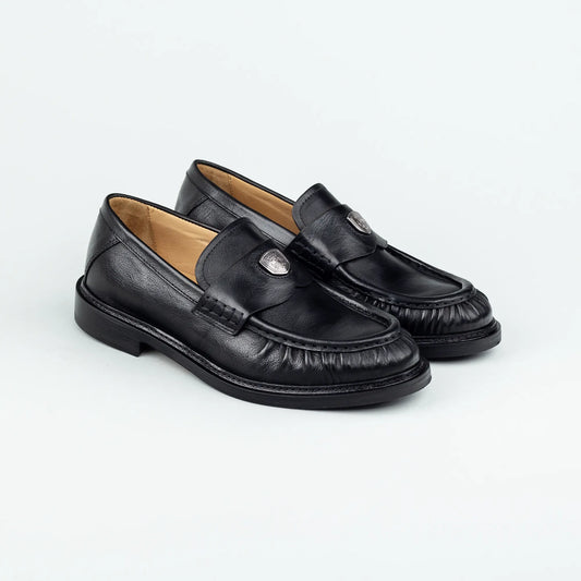 Penny Loafer Camerlengo – Schwarz Kalbsleder | Handgenähte Falten & Silber-Detail