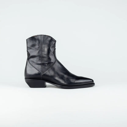 Elia Maurizi – Western Ankle Boot | Handmade Italy | Premium Damenschuh
