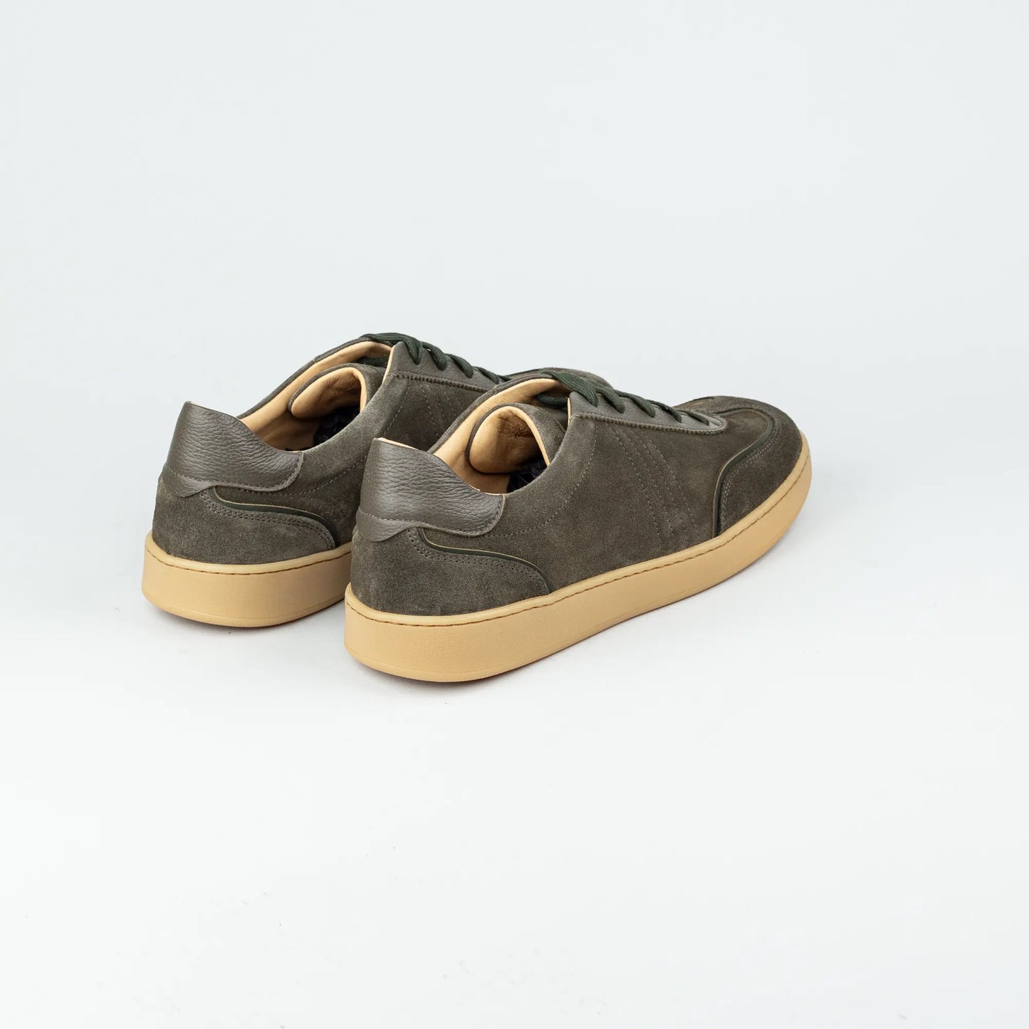 Camerlengo – Sneaker Wildleder Grün | Handmade Italy | Premium Herrenschuh