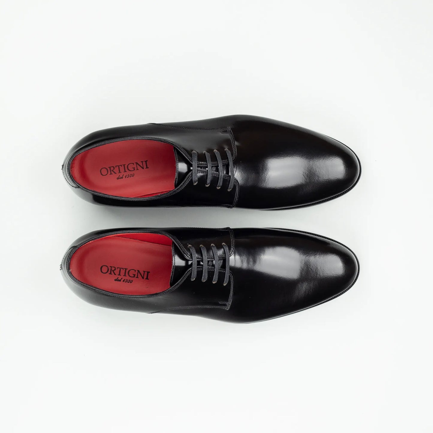 Ortigni – Derby Plain Schwarz Kalbsleder | Rotes Lederfutter & Ledersohle | Handmade Toskana