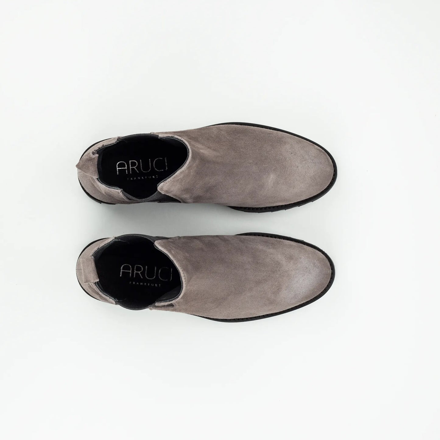 Aruci – Chelsea Boot Wildleder Taupe | Sacchetto | Handmade Italy