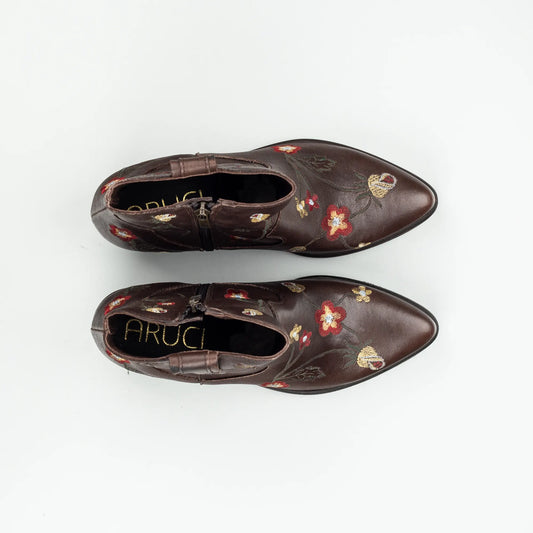 Aruci – Western Ankle Boot Braun | Blumenstickerei | Handmade Italy