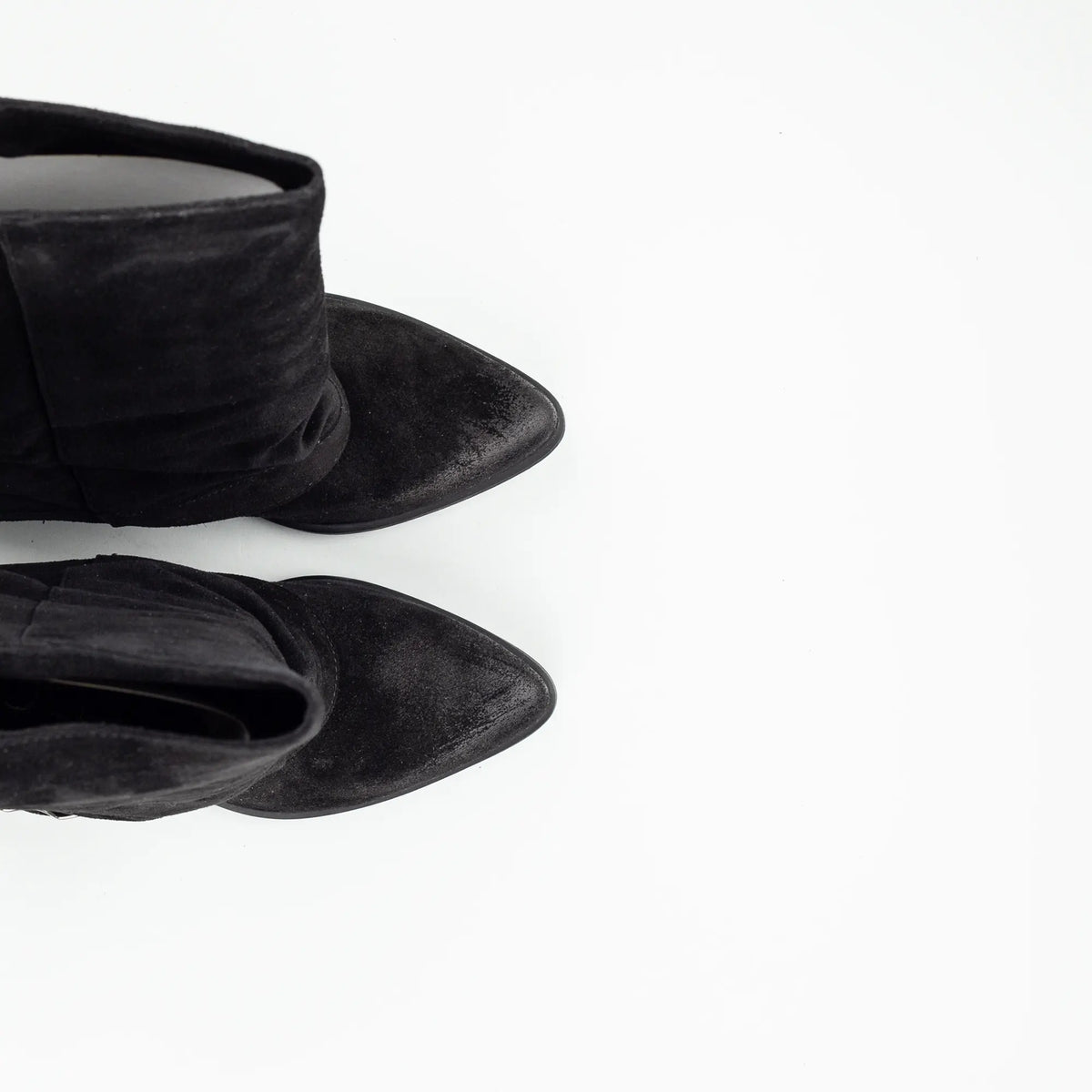 Aruci – Western Stiefel Wildleder Schwarz | Moderner Look | Handmade Italy