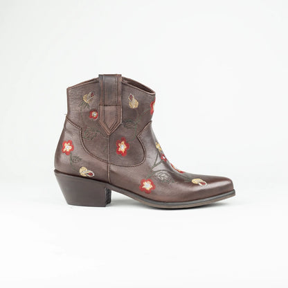 Aruci – Western Ankle Boot Braun | Blumenstickerei | Handmade Italy
