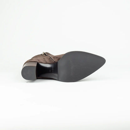 Aruci – Ankle Boot Spitze Velourleder Braun | Schicke Absatzhöhe | Handmade Italy