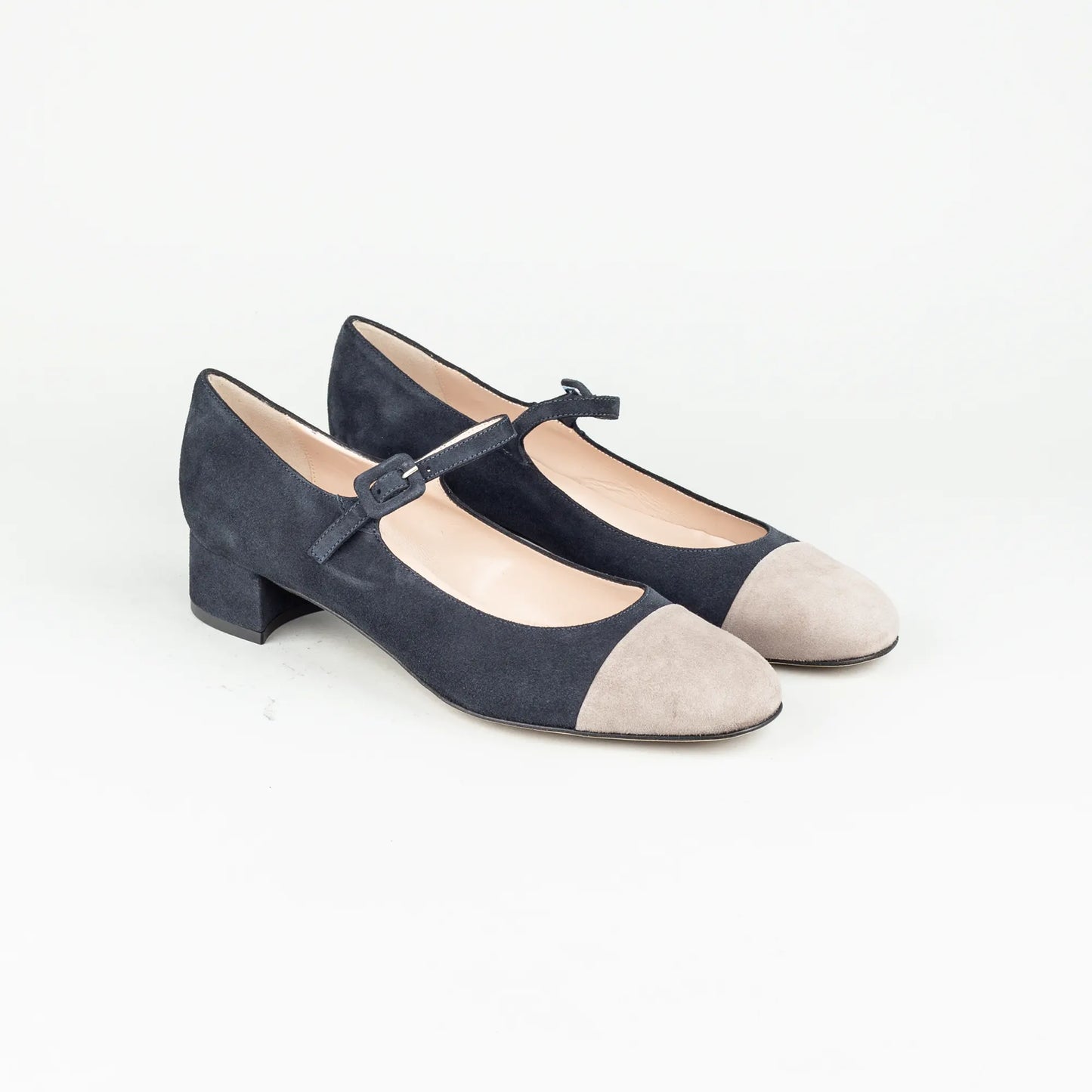 Aruci – Pump Riemchen & Schnalle Velourleder Blau | Ledersohle | Handmade Italy