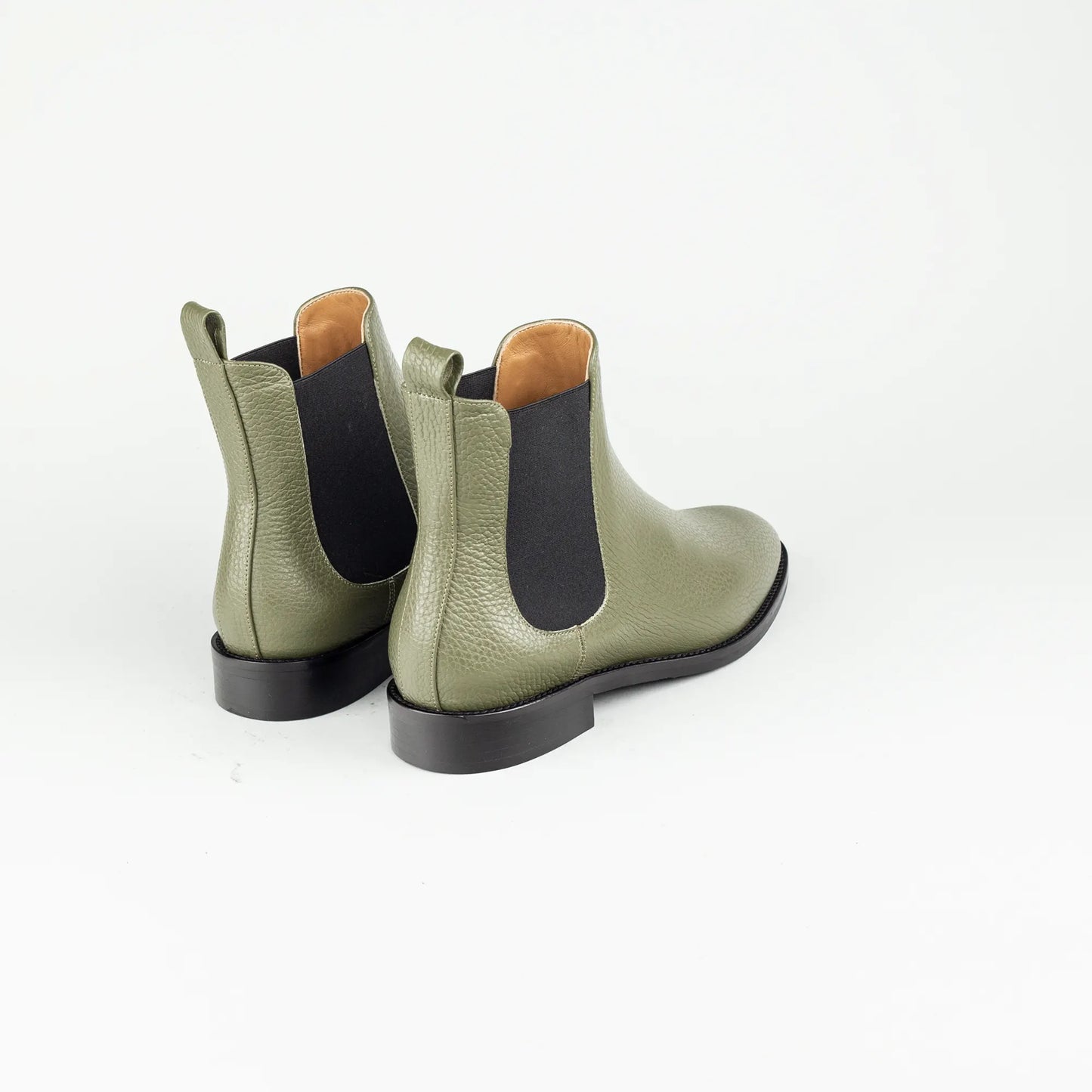 Voltan – Chelsea Boot Geprägtes Kalbsleder Grün | Handmade Italy | Premium Damenschuh