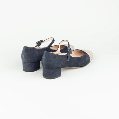 Aruci – Pump Riemchen & Schnalle Velourleder Blau | Ledersohle | Handmade Italy