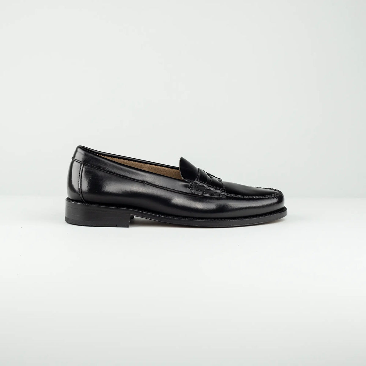 Castellano | Penny Loafer Damen Schwarz – Handgenähtes Vorderblatt | Handmade in Spain