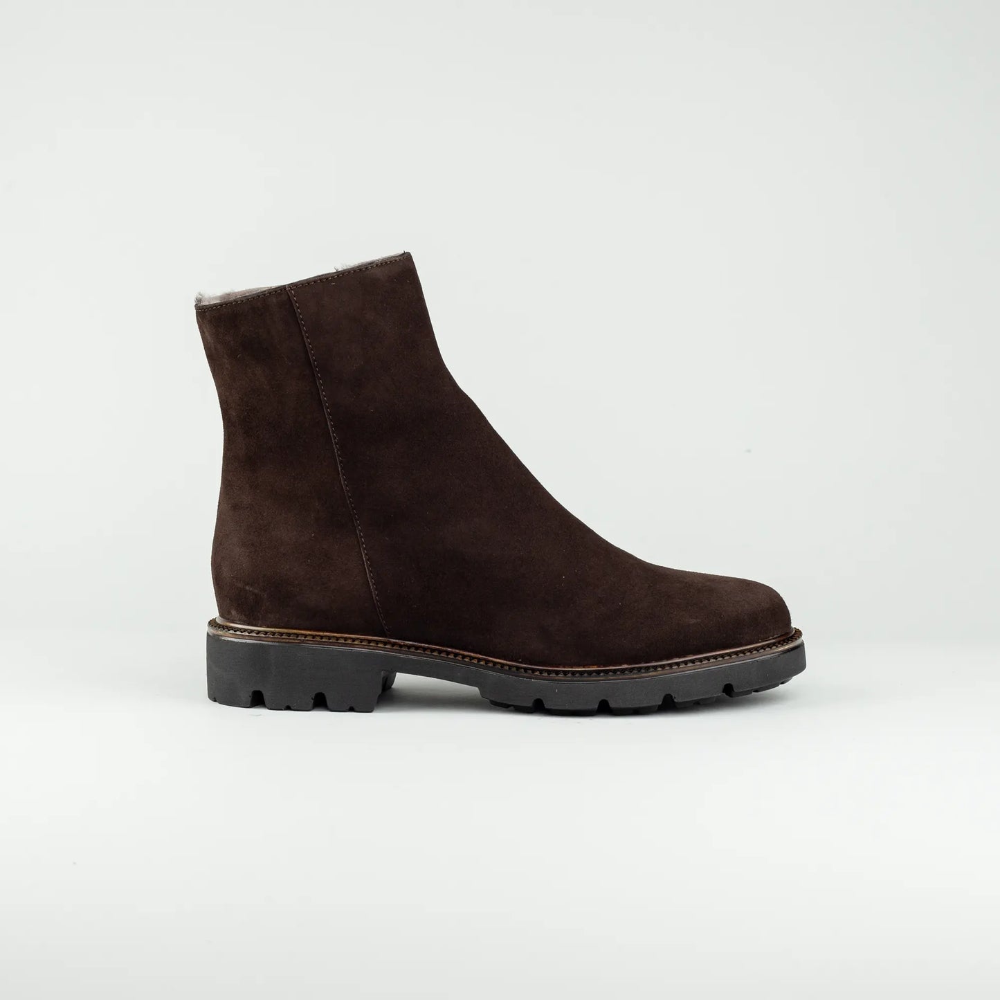 Cinzia Valle | Flacher Ankle Boot Dunkelbraun – Wildleder & Lammfellfutter | Handmade in Italy
