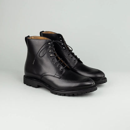 Berwick | Schnürboots Schwarz – Hochwertiges Kalbsleder, Norweger Naht, Vibram Sohle | Handmade in Spain