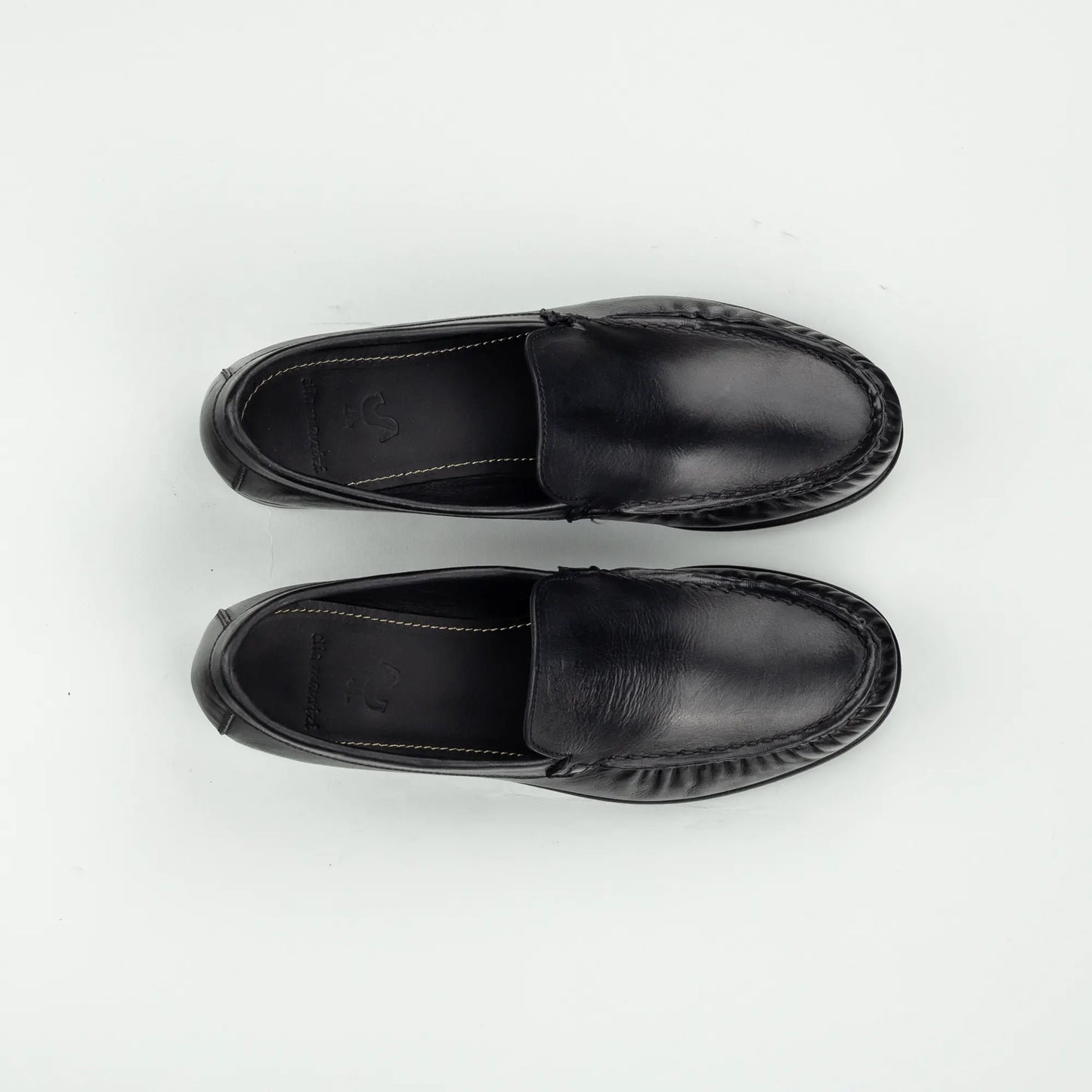 Elia Maurizi | Penny Loafer Schwarz – Genähtes Vorderblatt | Handmade in Italy
