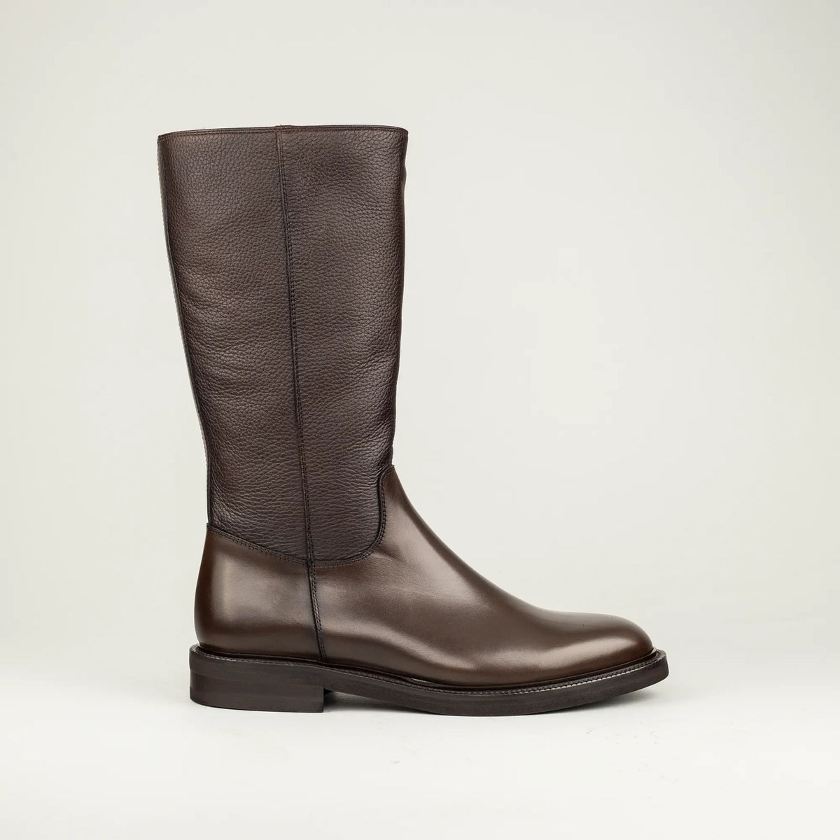 Aruci – Hoher Herren-Lammfellstiefel für kalte Tage