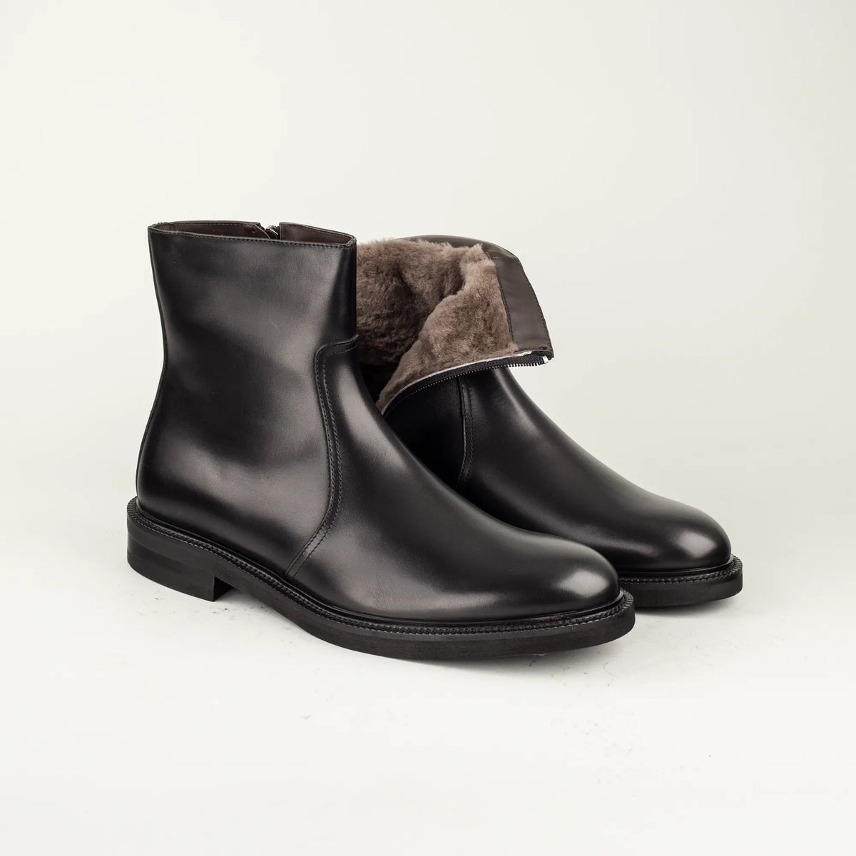 Aruci – Herren-Lammfellstiefel in Schwarz