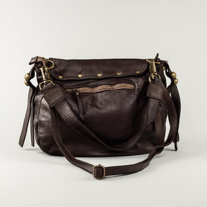 Aruci – Braune Damenhandtasche aus dickem Leder im Satteldesign