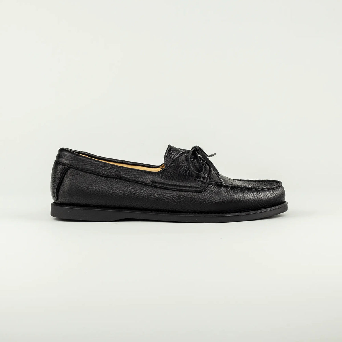 Aruci – Bootschuh Herren aus superweichem schwarzem Hirschleder