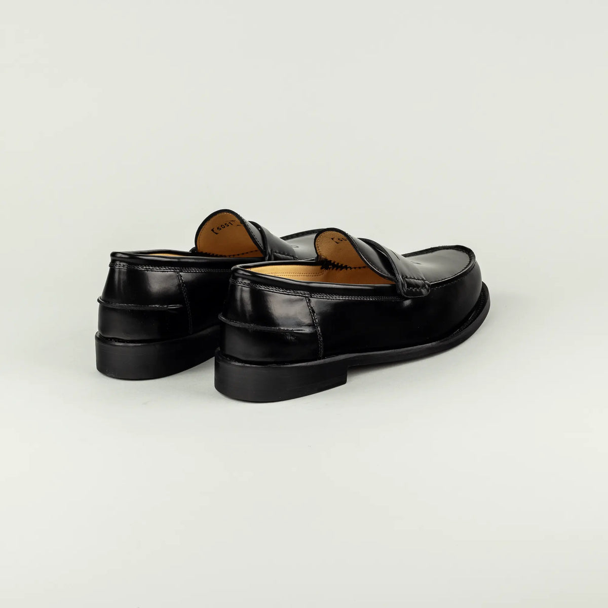 Aruci – Penny Loafer Herren aus hochpoliertem schwarzem Kalbsleder