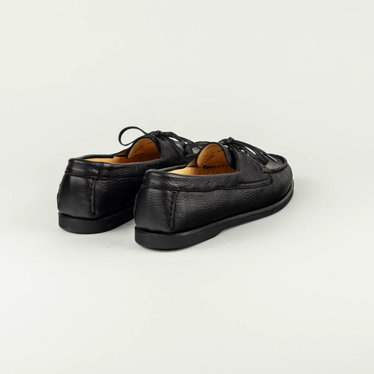 Aruci – Bootschuh Herren aus superweichem schwarzem Hirschleder