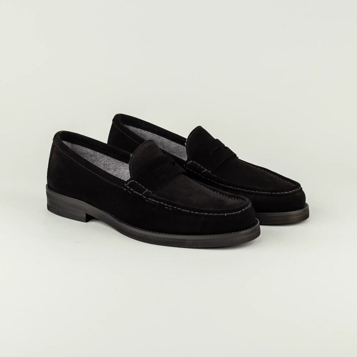 Aruci – Herren-Loafer aus schwarzem Wildleder mit Kaschmirfutter