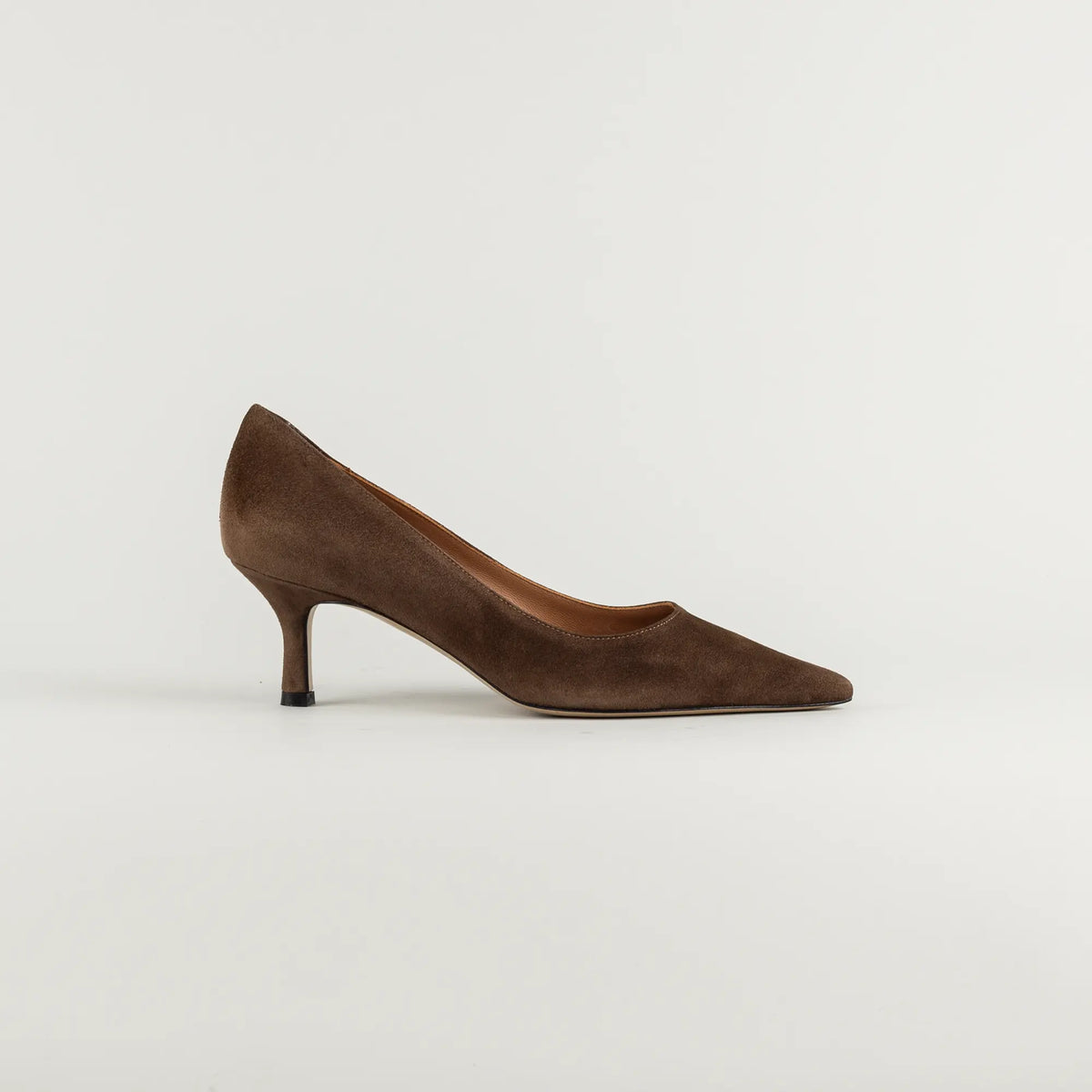 Aruci Pumps aus dunkelbraunem Wildleder | 5 cm Absatz | Handmade in Italy