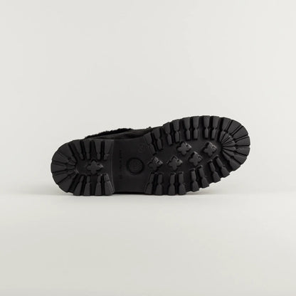 Aruci Hoher Loafer aus schwarzem Wildleder mit Lammfell & Horsebit-Schnalle