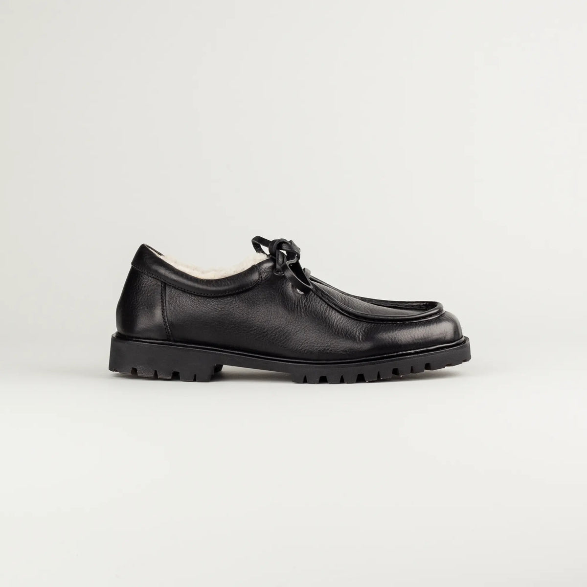 Elia Maurizi Damen-Bootschuh aus schwarzem Kalbsleder mit Lammfell