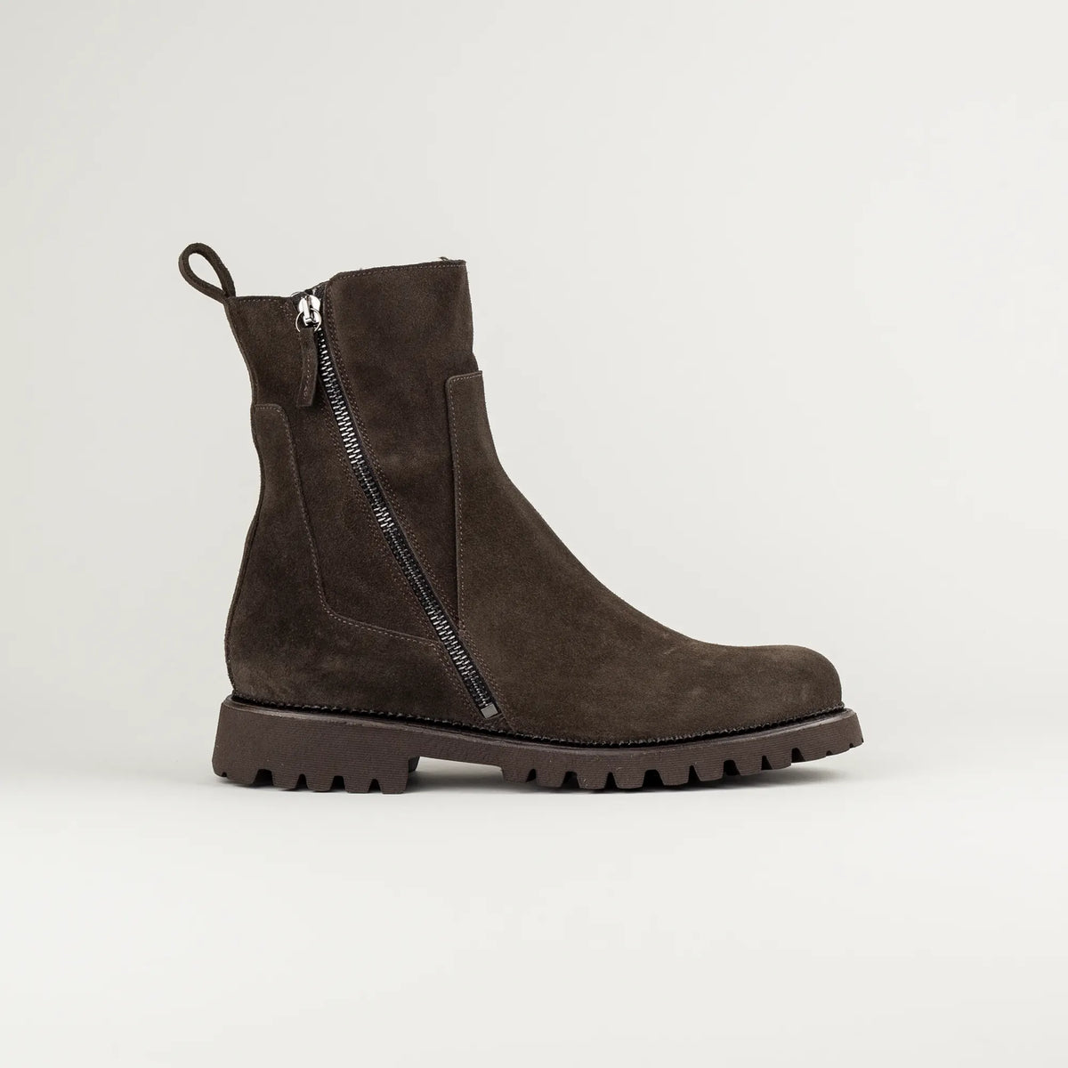 Aruci Lammfell-Boot aus dunkelbraunem Wildleder | Handmade in Italy