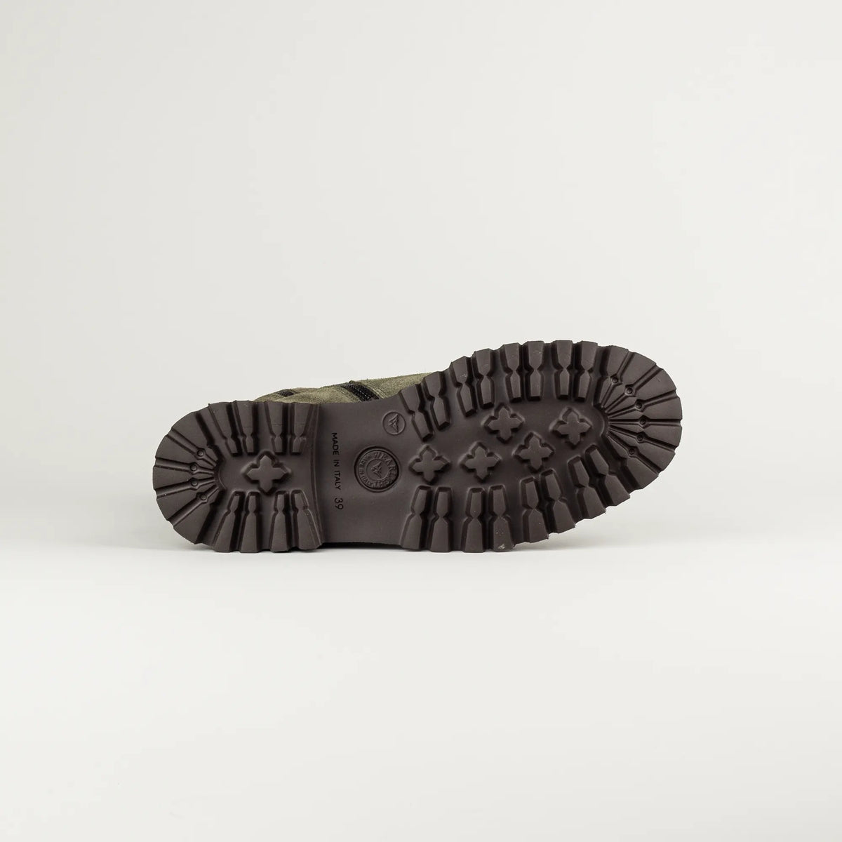 Aruci Lammfell-Boot aus grünem Wildleder | Handmade in Italy