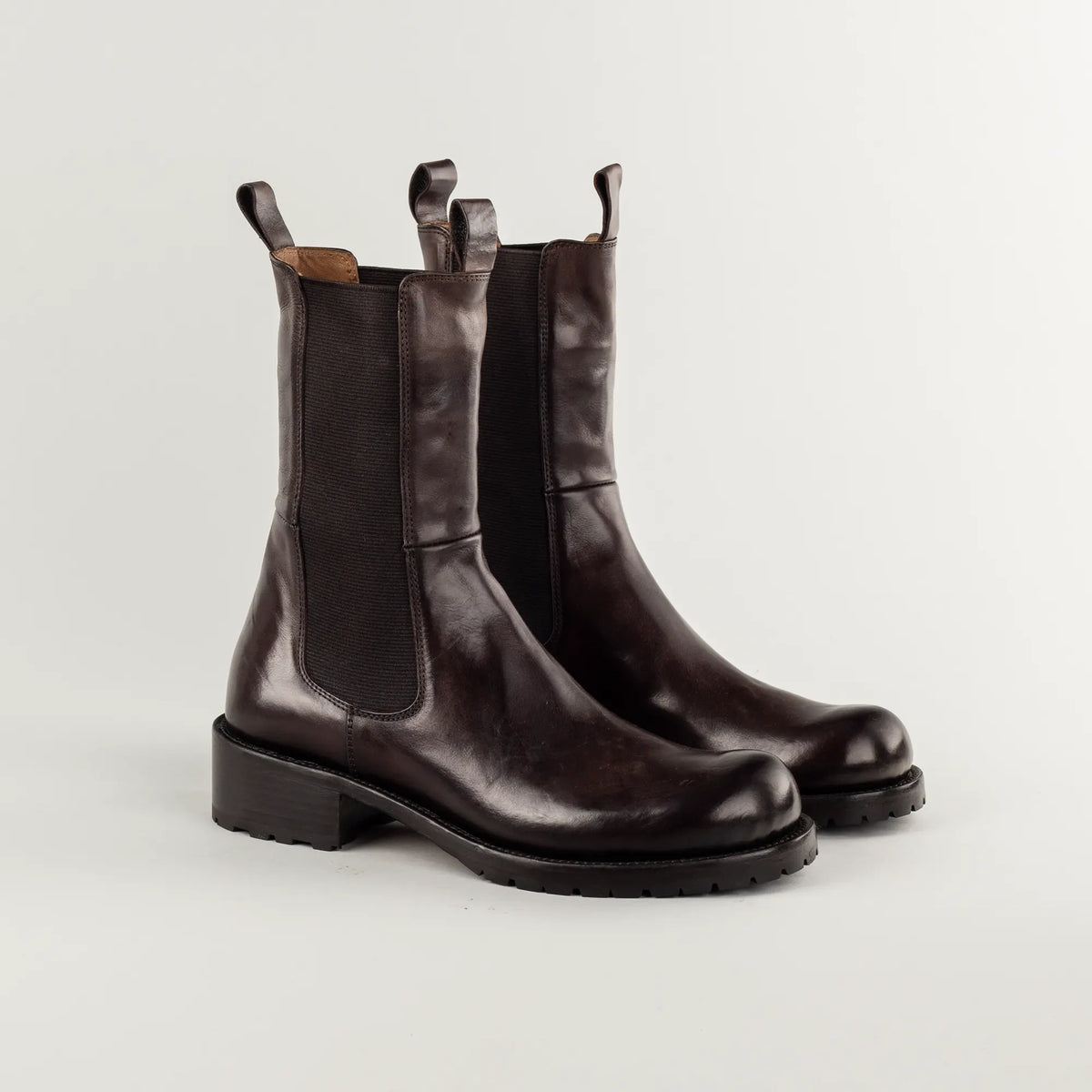 Elia Maurizi Hoher Chelsea-Boot aus dunkelbraunem Kalbsleder | Handmade in Italy