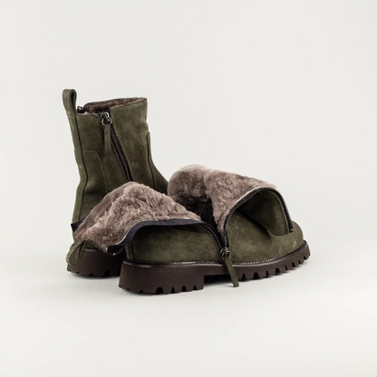 Aruci Lammfell-Boot aus grünem Wildleder | Handmade in Italy