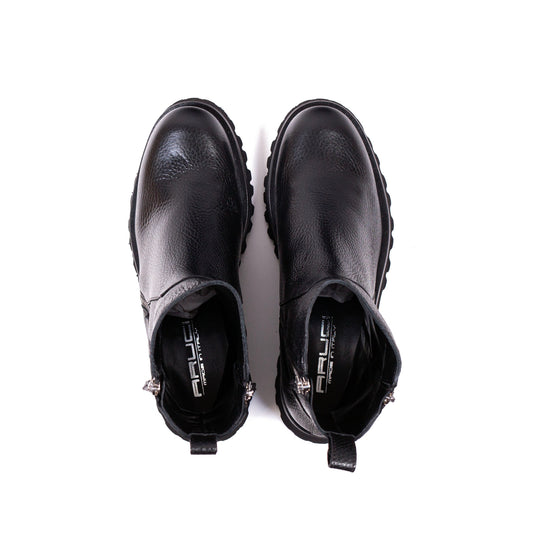 Aruci - Boot