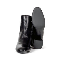 Lade das Bild in den Galerie-Viewer, Cinzia Valle - Ankle Boots (Lammfell)
